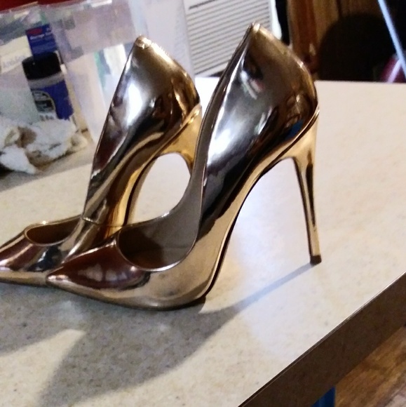 Heels - Picture 2 of 6